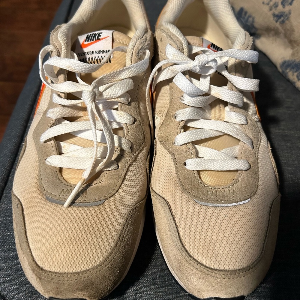 Nike Venture Runner Beige and Gray Sneakers
